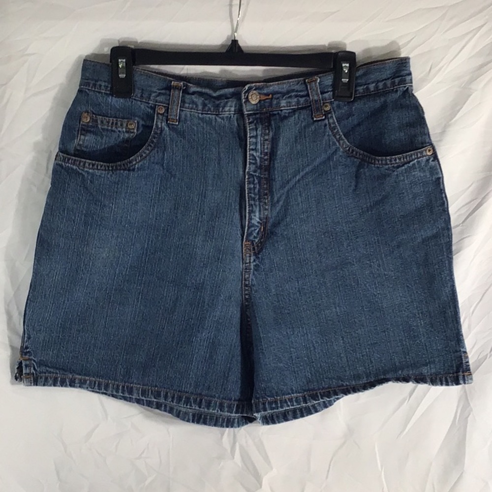 Halston ladies Jean shorts size 14